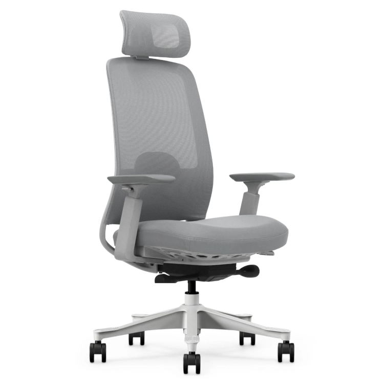 Fotel Ergonomiczny Biurowy ERGONAUT NIMBUS Szary – ujęcie z przodu pod kątem ukazujące prawą stronę fotela.